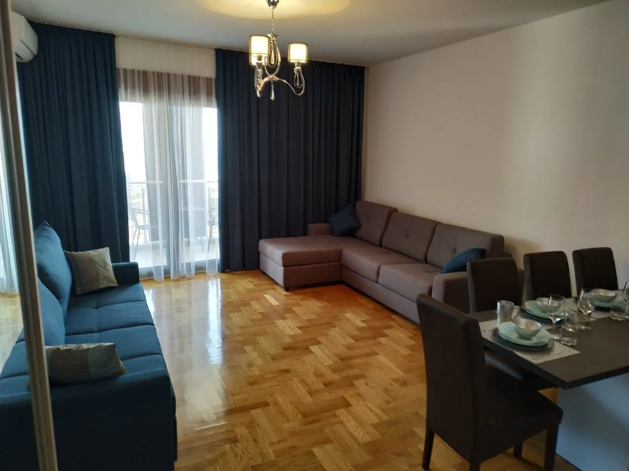 Apartment in Becici with a sea view